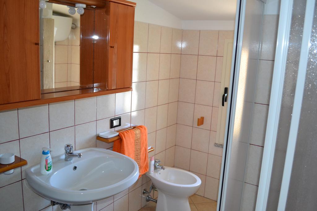 Marina'S Apartment Ogliastra Lotzorai Bilik gambar